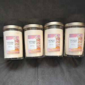 Yankee Candle Vanilla Cupcake Jar Candle - Cream